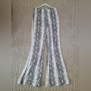 Juniper Blu flare pant, black and white, size small